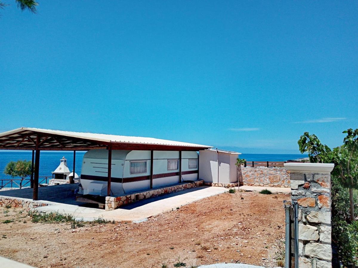 Caravan Fishing Spot Porto Roxa Agios Leon Luaran gambar