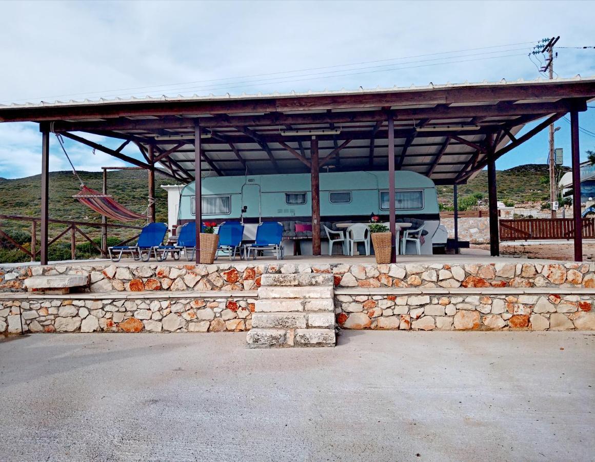 Caravan Fishing Spot Porto Roxa Agios Leon Luaran gambar
